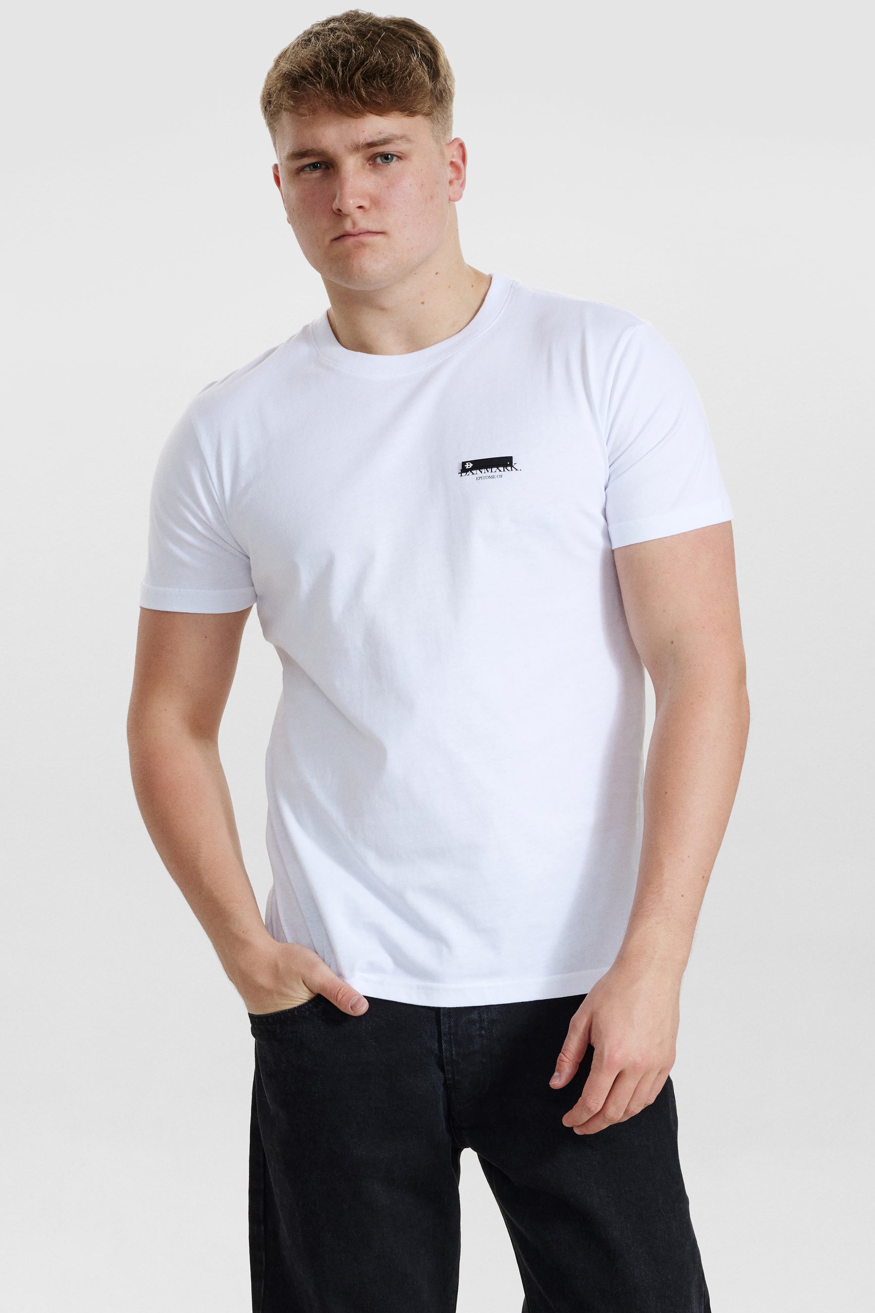 DXNMXRK. DX-Albert Outlet White