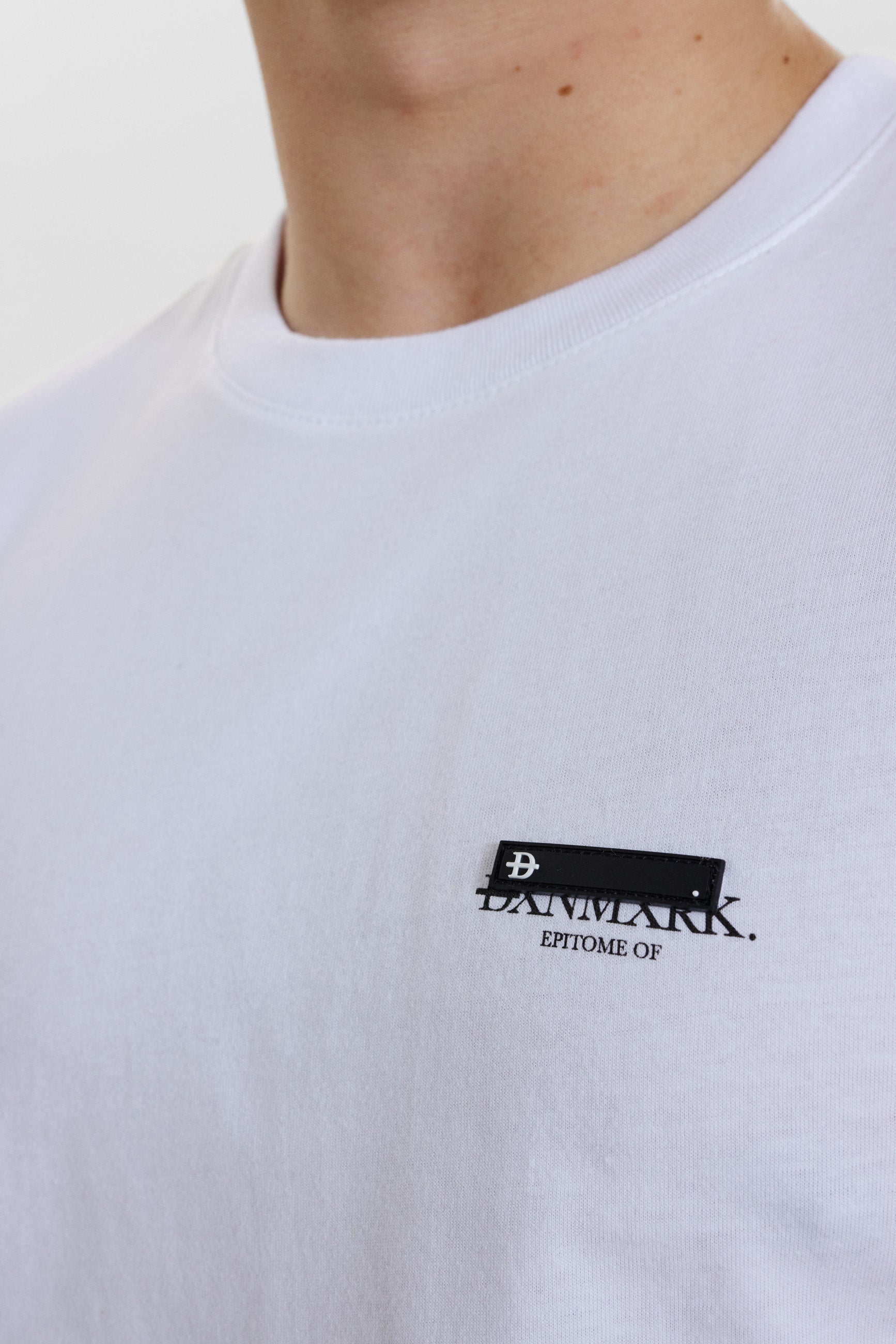 DXNMXRK. DX-Albert Outlet White