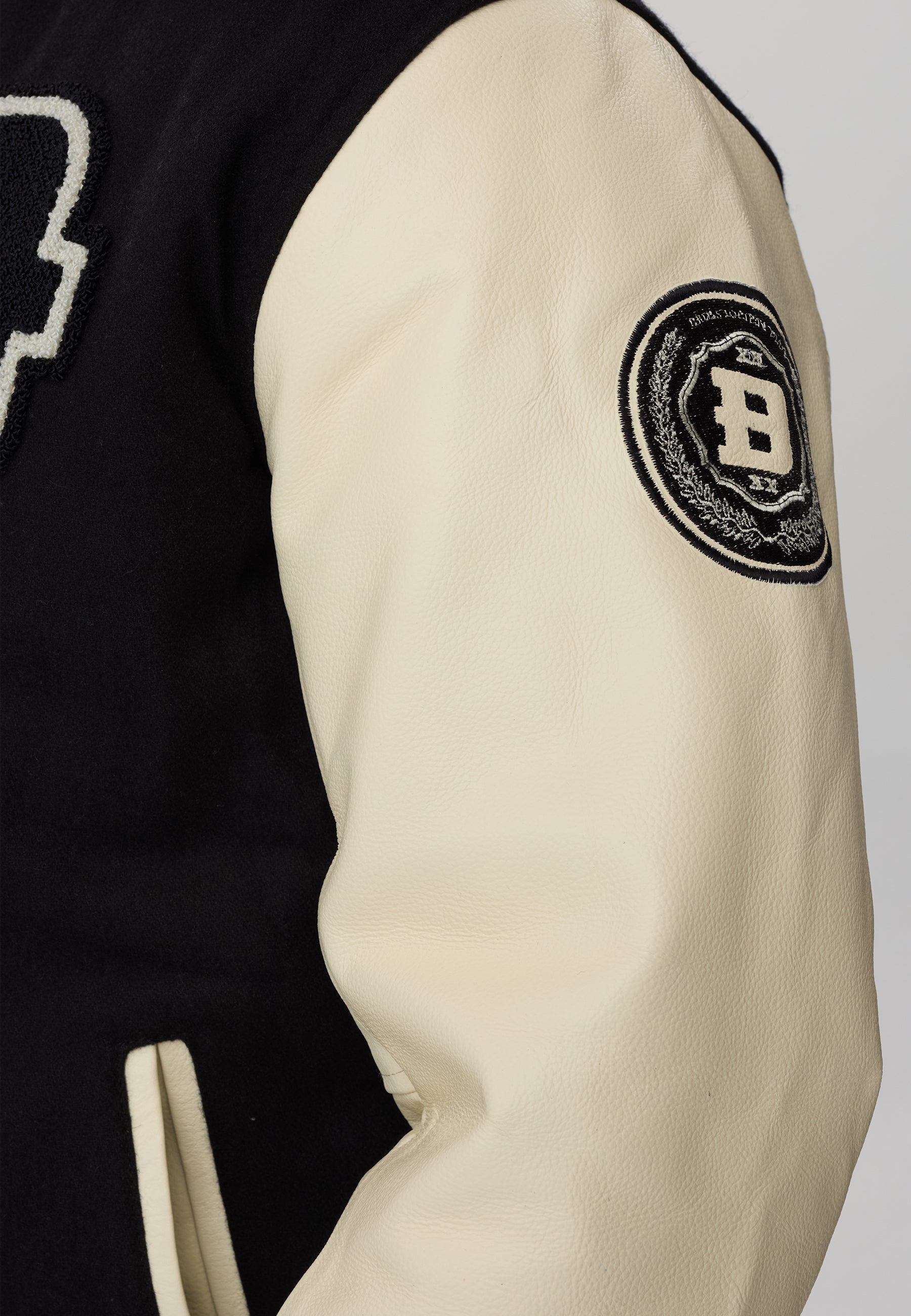 DXNMXRK. DXGejr Jacket Off white