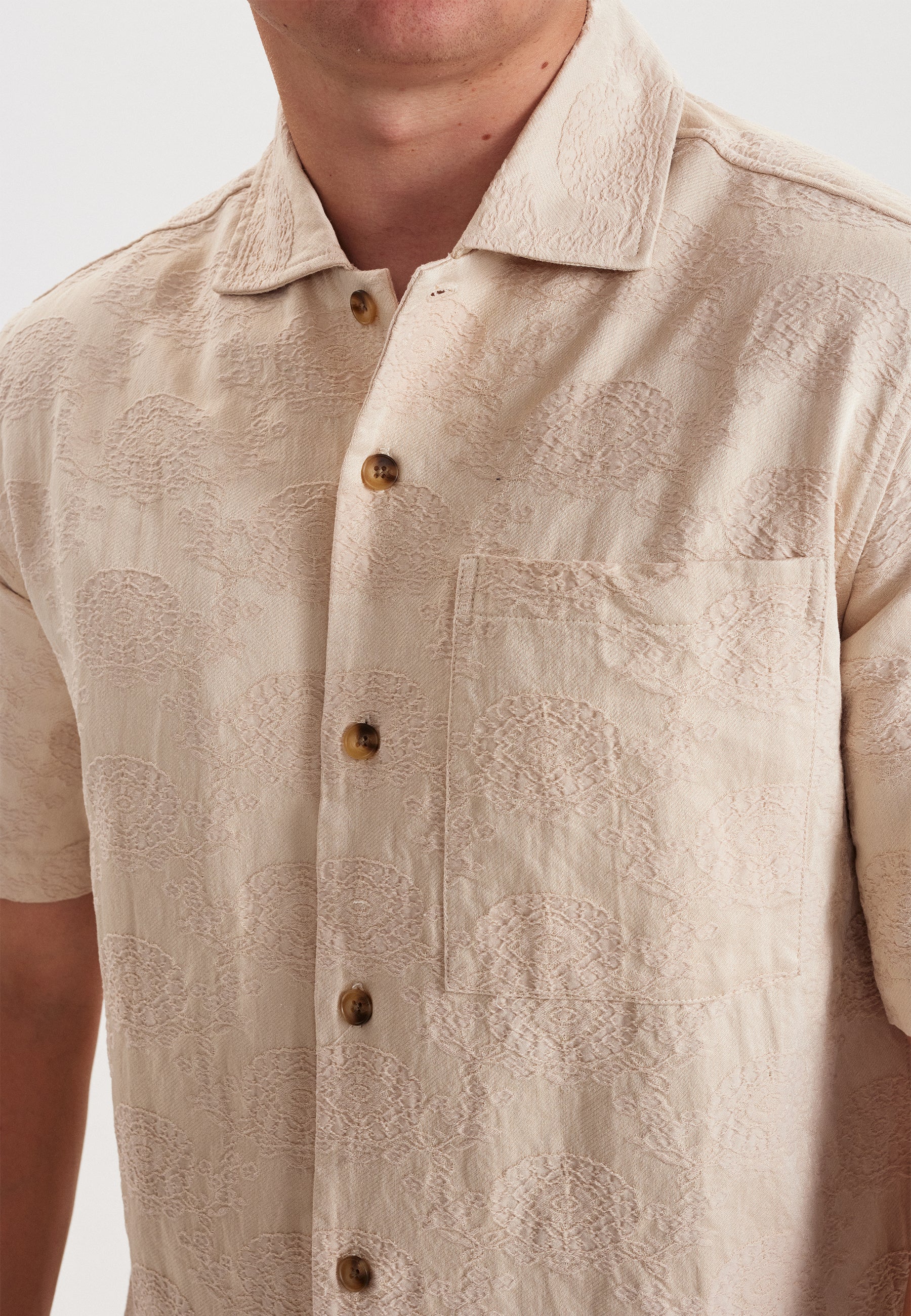 DXNMXRK. DXfaaris Outlet Beige