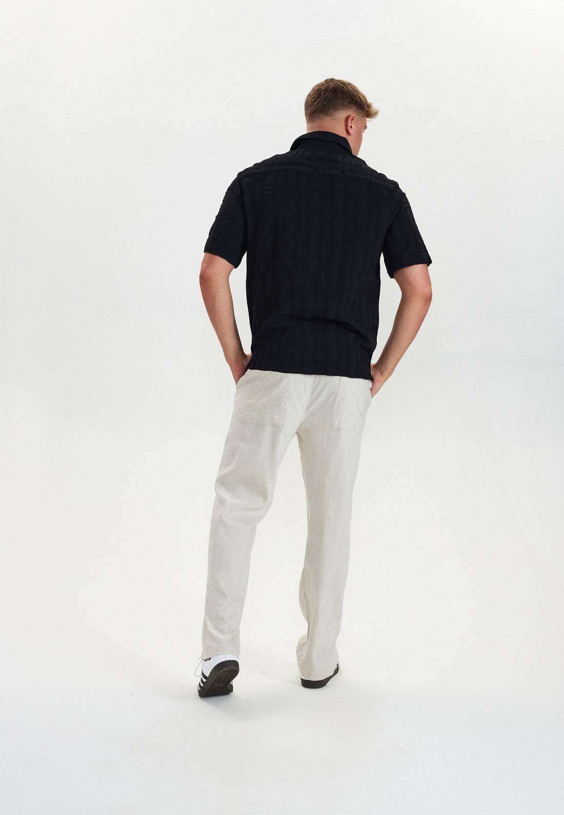 DXNMXRK. DXfelix Outlet Black