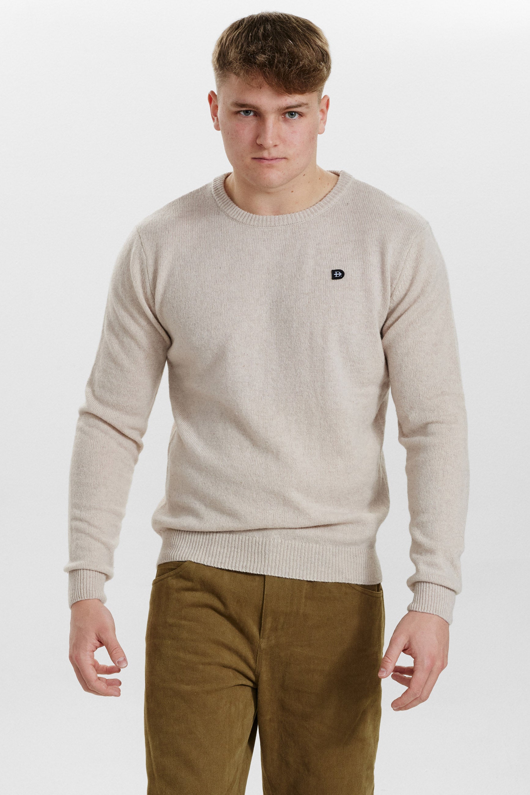 DXNMXRK. Darren Outlet Beige