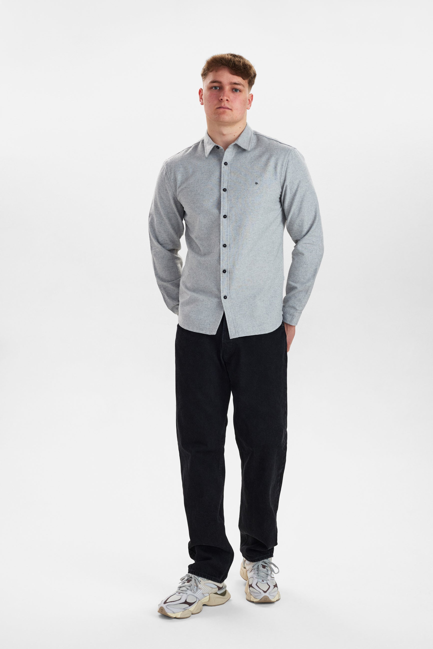DXNMXRK. Derry Outlet Mirage Grey